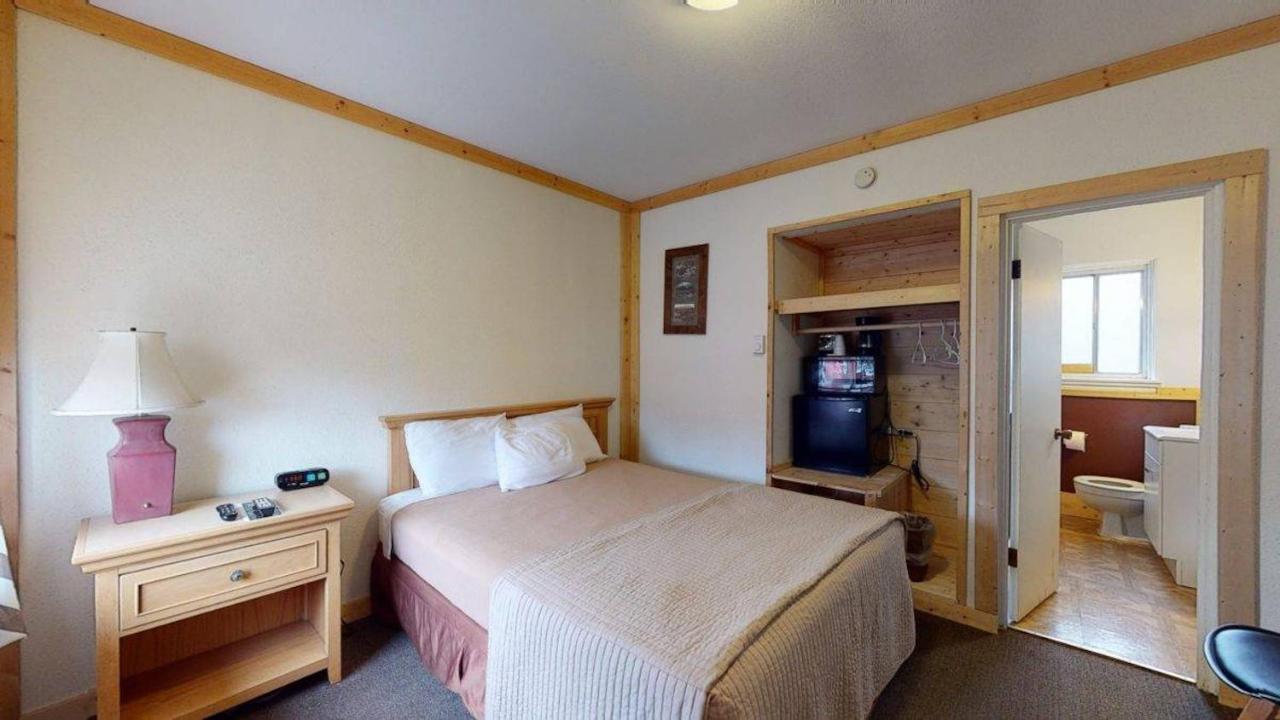 Trail'S End Motel Downtown Lewistown Esterno foto