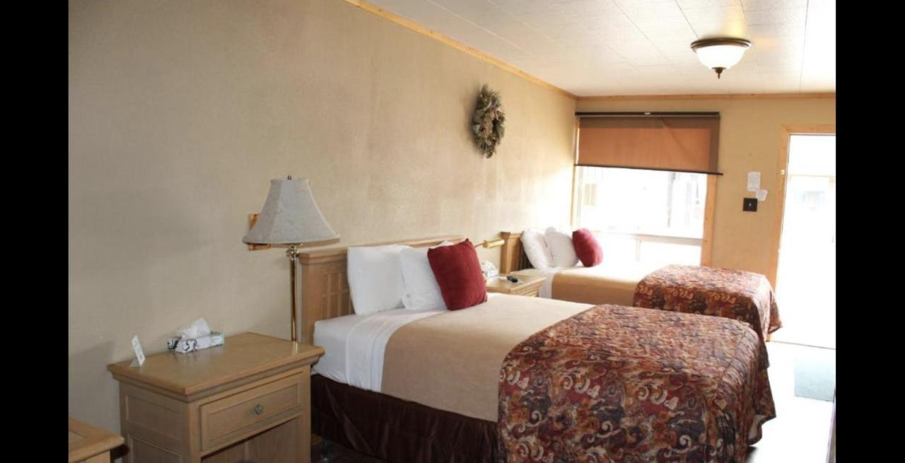 Trail'S End Motel Downtown Lewistown Esterno foto