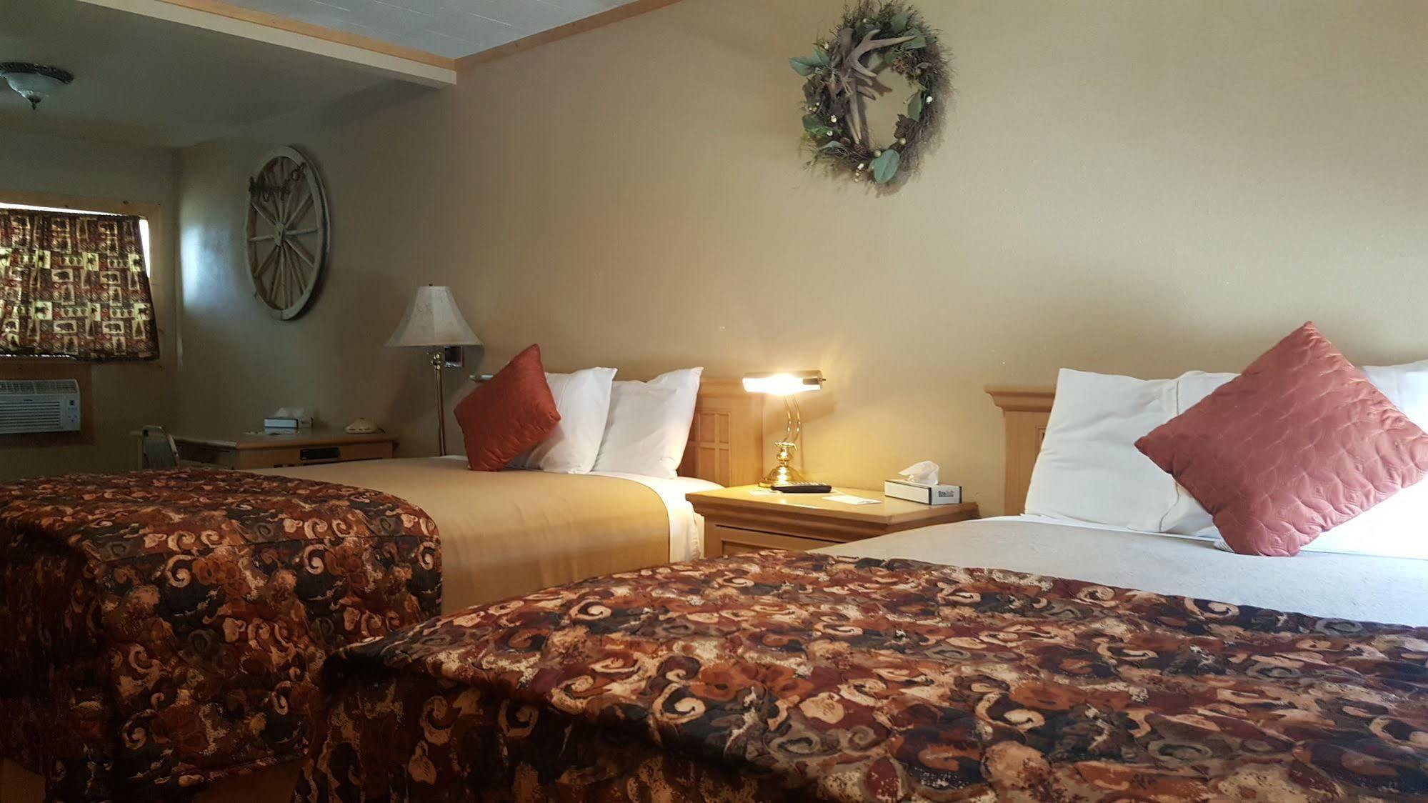 Trail'S End Motel Downtown Lewistown Esterno foto