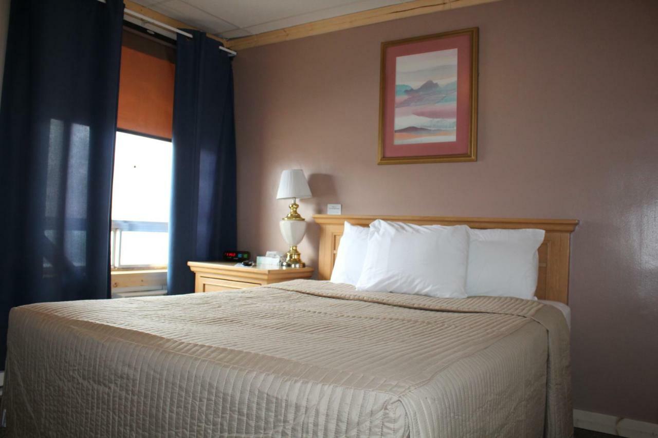 Trail'S End Motel Downtown Lewistown Esterno foto