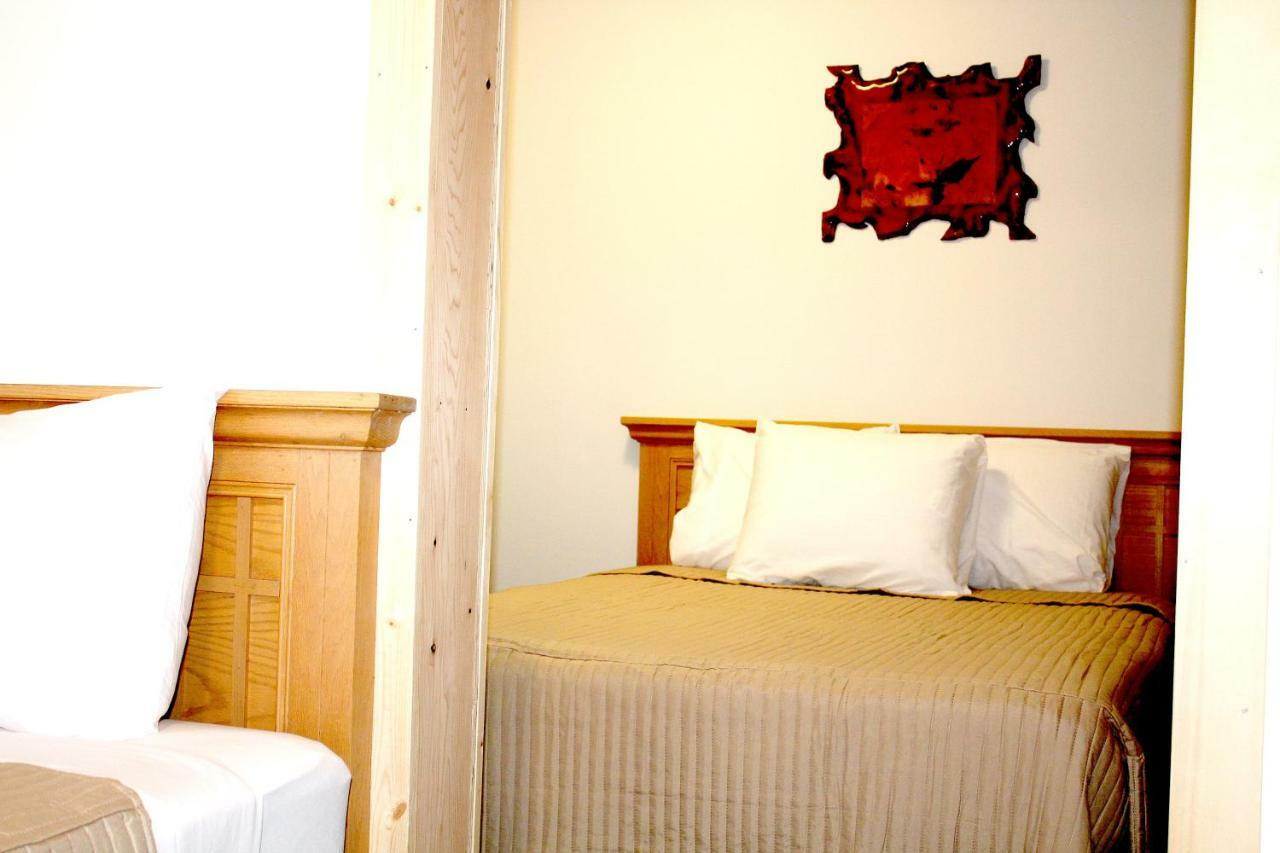 Trail'S End Motel Downtown Lewistown Esterno foto